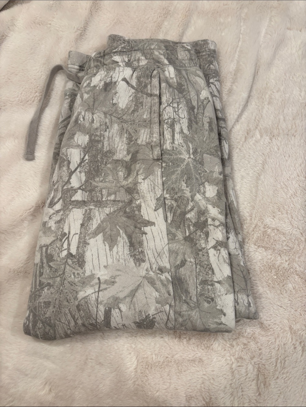 men’s Gray Leaf-Print sweatpants